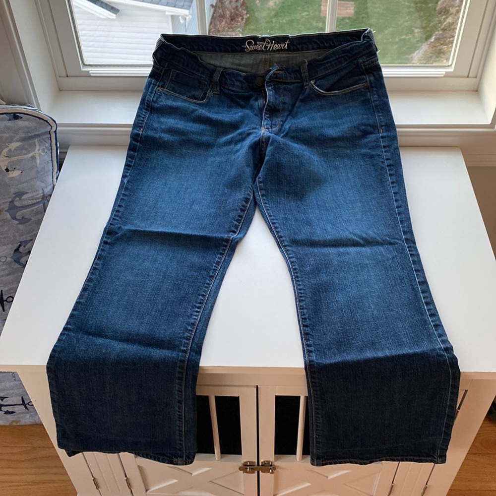 Women Old Navy Sweetheart Jeans size 12.